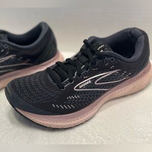 Brooks Glycerin 19 Women's Running Shoes Black/ Pink Trim Clean Condition (9)